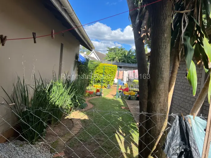 4 Bedroom House for Sale in Alexandra Park, Harare