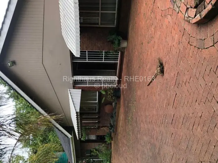 4 Bedroom House for Sale in Alexandra Park, Harare