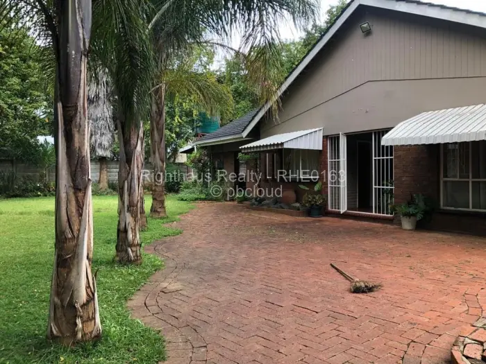 4 Bedroom House for Sale in Alexandra Park, Harare