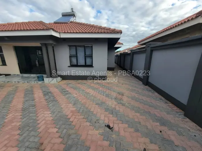 4 Bedroom House to Rent in Weirmouth, Mutare