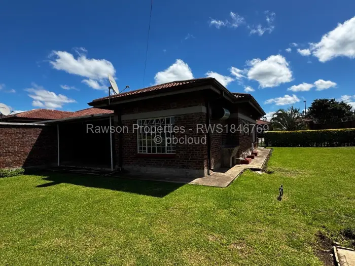 3 Bedroom Cottage/Garden Flat for Sale in Avondale West, Harare
