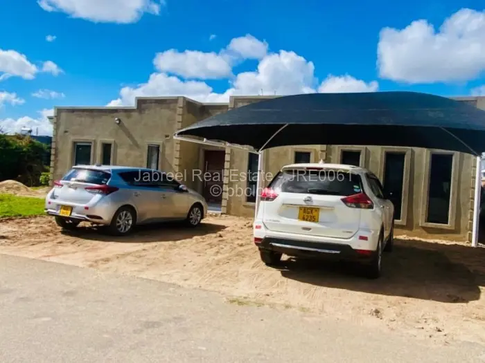 Townhouse/Cluster for Sale in Arlington, Harare