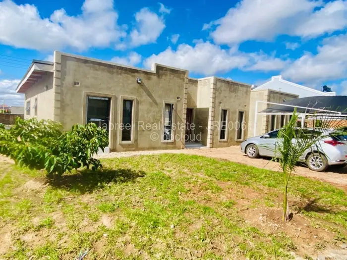 Townhouse/Cluster for Sale in Arlington, Harare