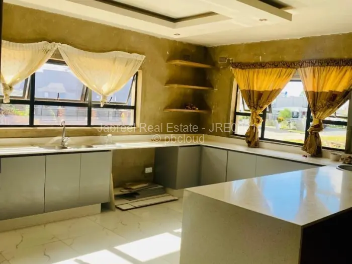 Townhouse/Cluster for Sale in Arlington, Harare