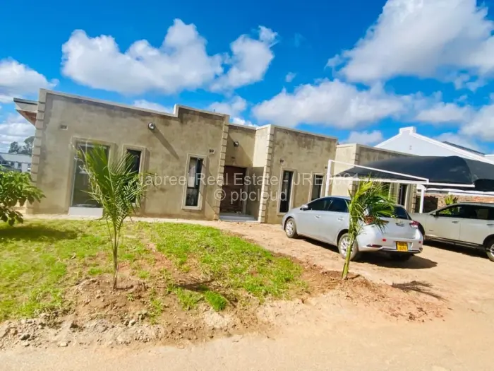 Townhouse/Cluster for Sale in Arlington, Harare