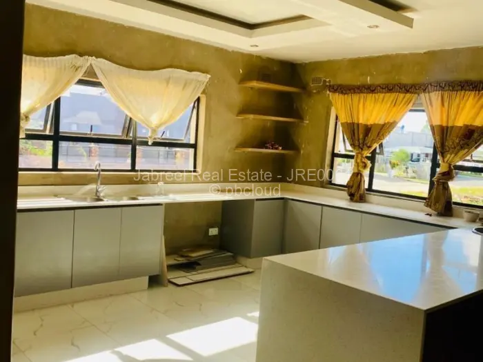 Townhouse/Cluster for Sale in Arlington, Harare