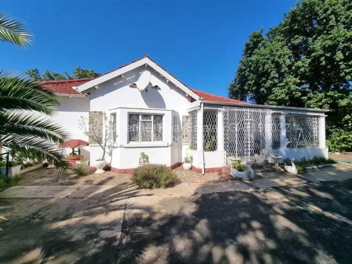 Townhouse/Cluster for Sale in Bulawayo City Centre, Bulawayo