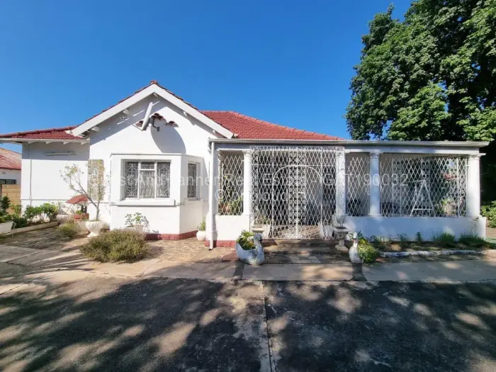 Townhouse/Cluster for Sale in Bulawayo City Centre, Bulawayo