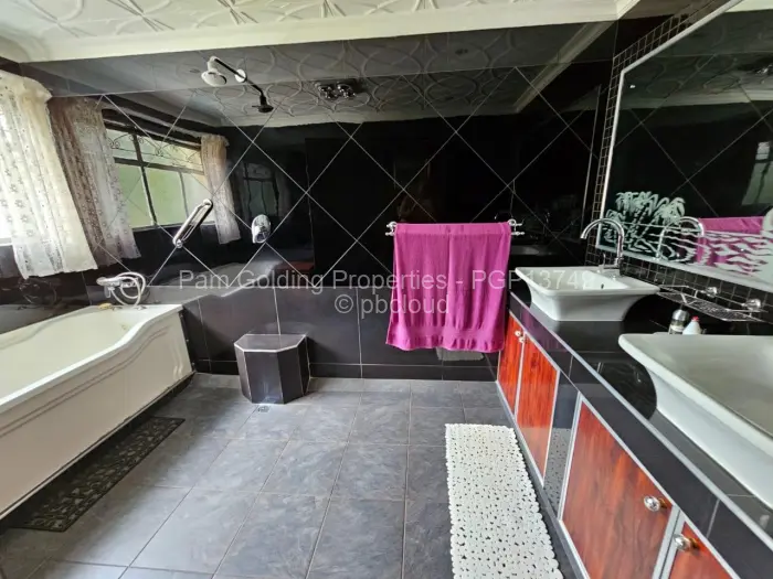 4 Bedroom House for Sale in Hillside Byo, Bulawayo