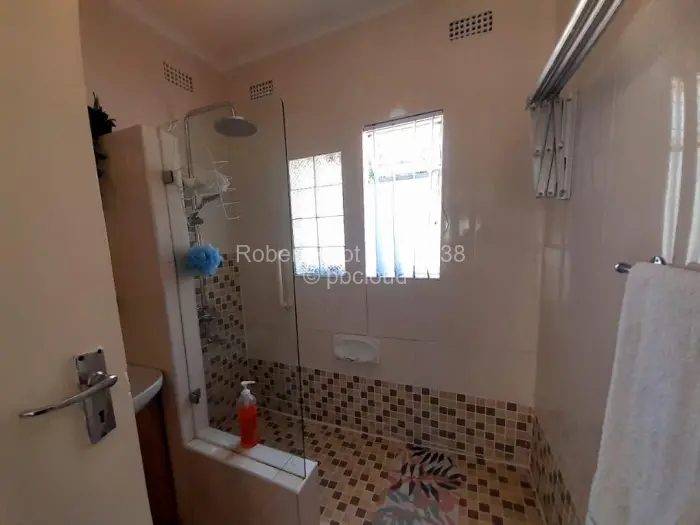 Flat/Apartment to Rent in Avondale