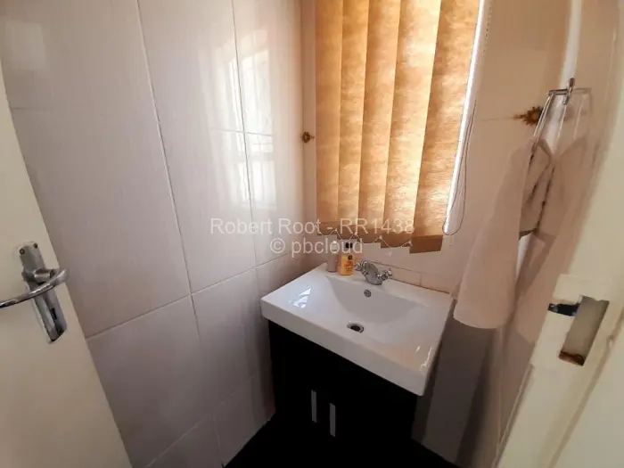 Flat/Apartment to Rent in Avondale