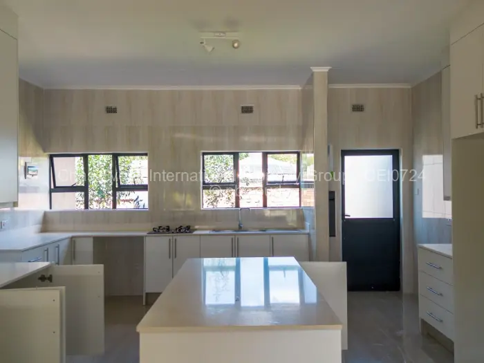 Townhouse/Cluster to Rent in Hillside Byo, Bulawayo