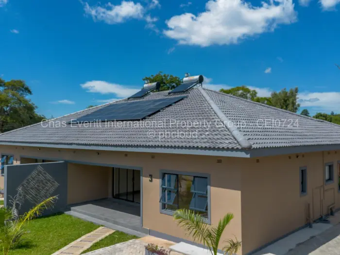 Townhouse/Cluster to Rent in Hillside Byo, Bulawayo