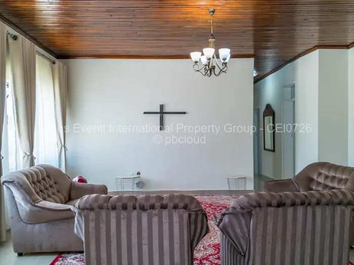 Townhouse/Cluster to Rent in Hillside Byo, Bulawayo