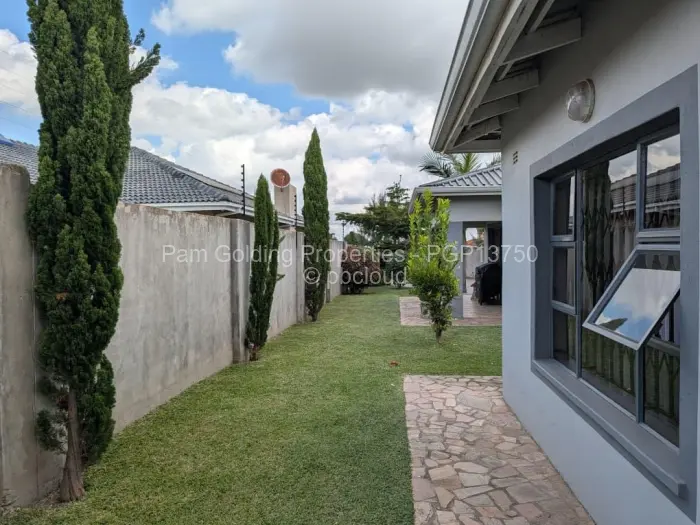 4 Bedroom House for Sale in Ruwa, Ruwa