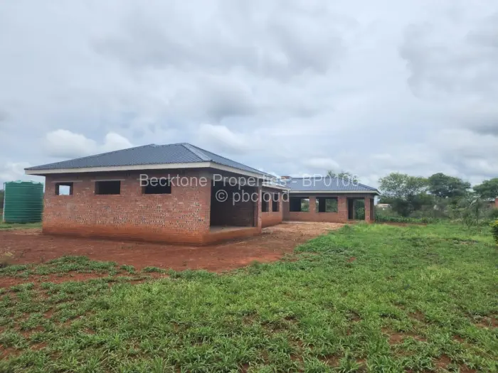 4 Bedroom House for Sale in Woodville Park, Bulawayo