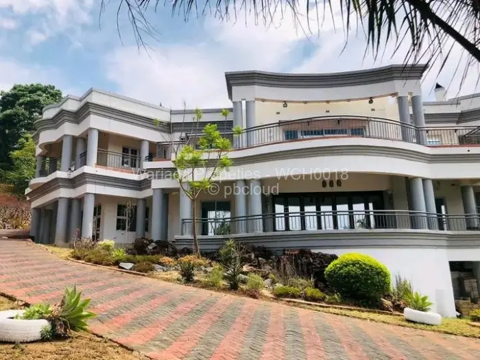 7 Bedroom House for Sale in Borrowdale Brooke, Harare