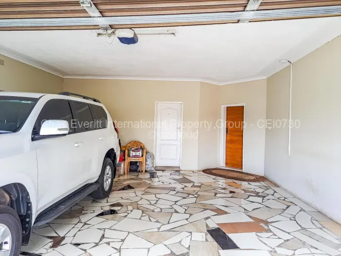 4 Bedroom House for Sale in Borrowdale, Harare