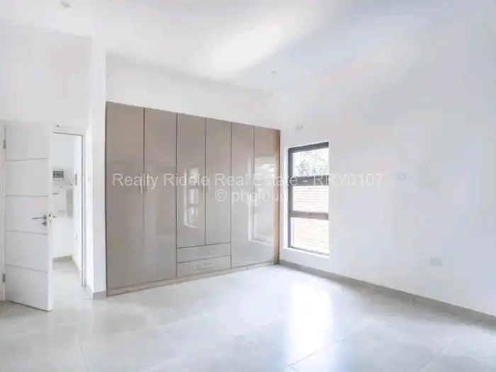 Townhouse/Cluster for Sale in Vainona, Harare