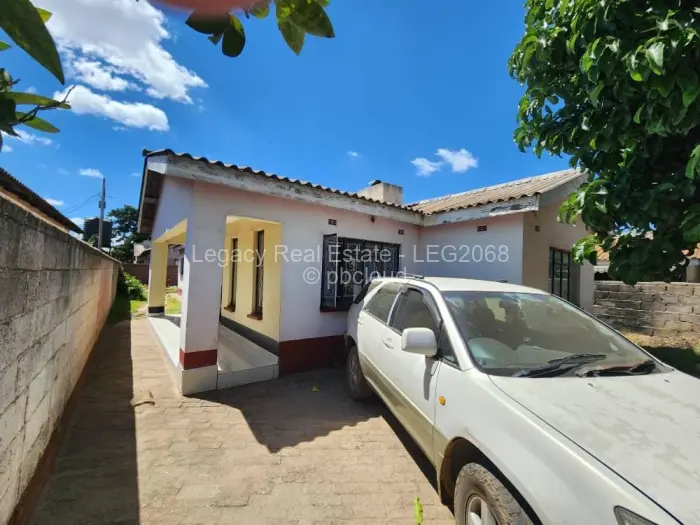 5 Bedroom House for Sale in Budiriro, Harare