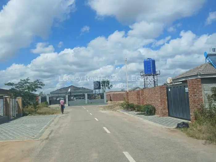 5 Bedroom House for Sale in Budiriro, Harare