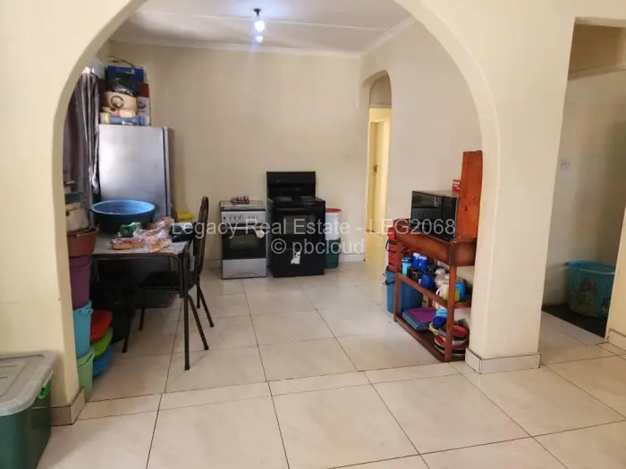 5 Bedroom House for Sale in Budiriro, Harare