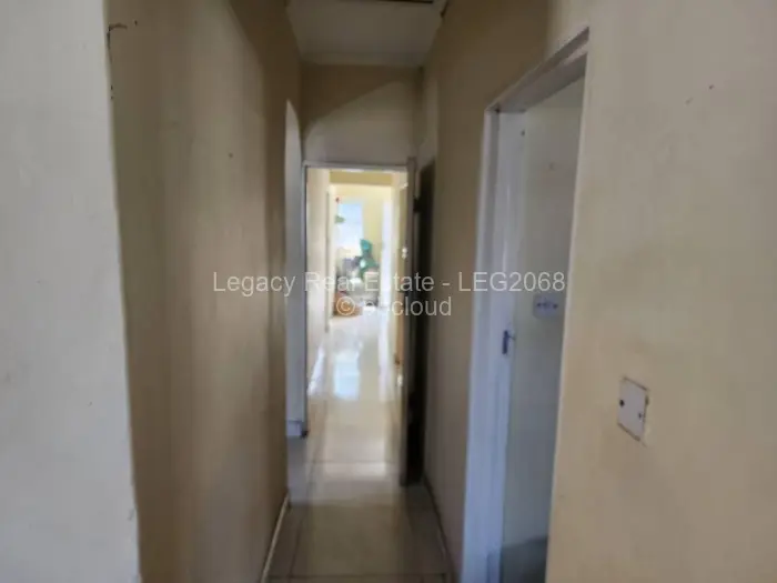 5 Bedroom House for Sale in Budiriro, Harare