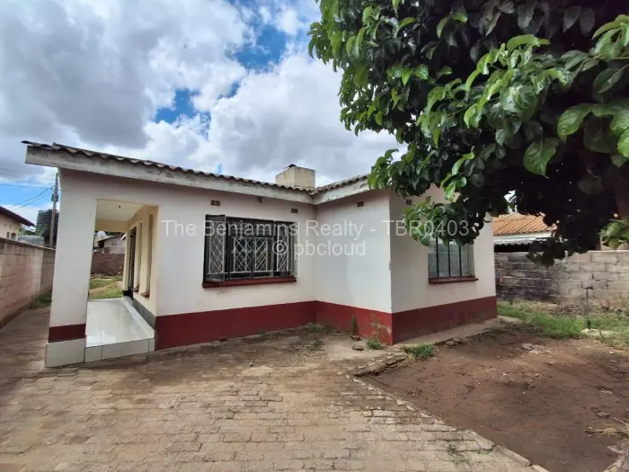4 Bedroom House for Sale in Budiriro, Harare