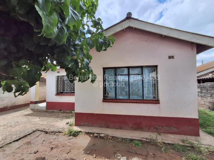 4 Bedroom House for Sale in Budiriro, Harare