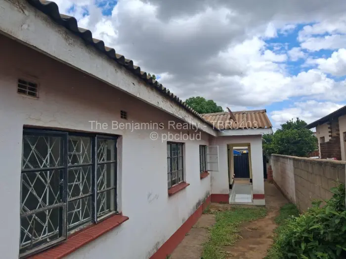 4 Bedroom House for Sale in Budiriro, Harare