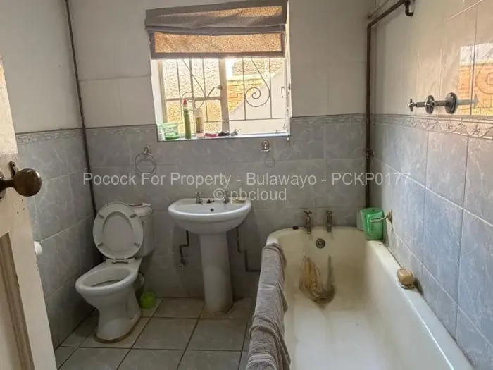 Flat/Apartment for Sale in Suburbs, Bulawayo
