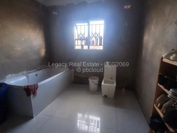 4 Bedroom House for Sale in Dzivarasekwa, Harare