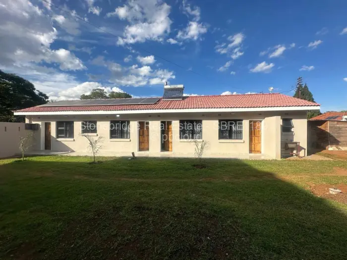 Flat/Apartment to Rent in Kumalo, Bulawayo