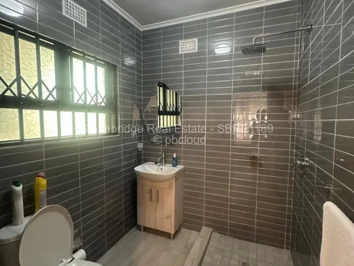 Flat/Apartment to Rent in Kumalo, Bulawayo