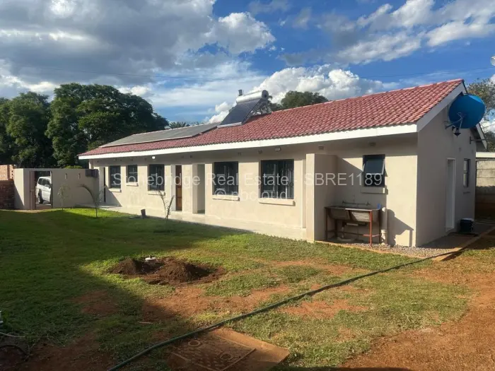 Flat/Apartment to Rent in Kumalo, Bulawayo