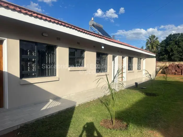 Flat/Apartment to Rent in Kumalo, Bulawayo