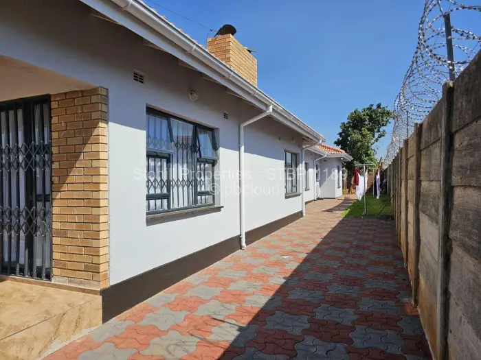 House for Sale in Glaudina, Harare