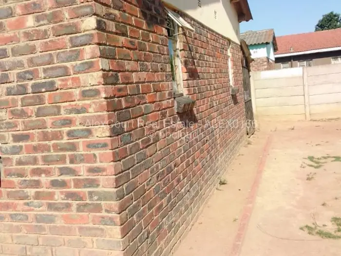 3 Bedroom House for Sale in Chitungwiza, Chitungwiza
