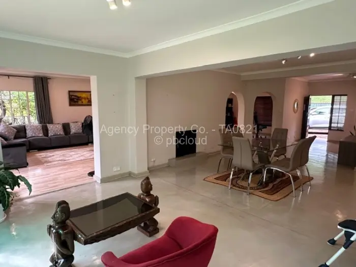 Townhouse/Cluster to Rent in Borrowdale Brooke, Harare