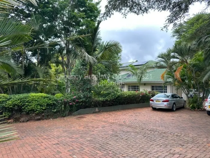 Townhouse/Cluster to Rent in Borrowdale Brooke, Harare