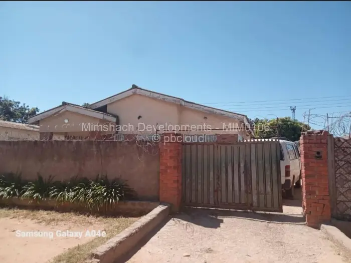 3 Bedroom House for Sale in Tafara, Harare