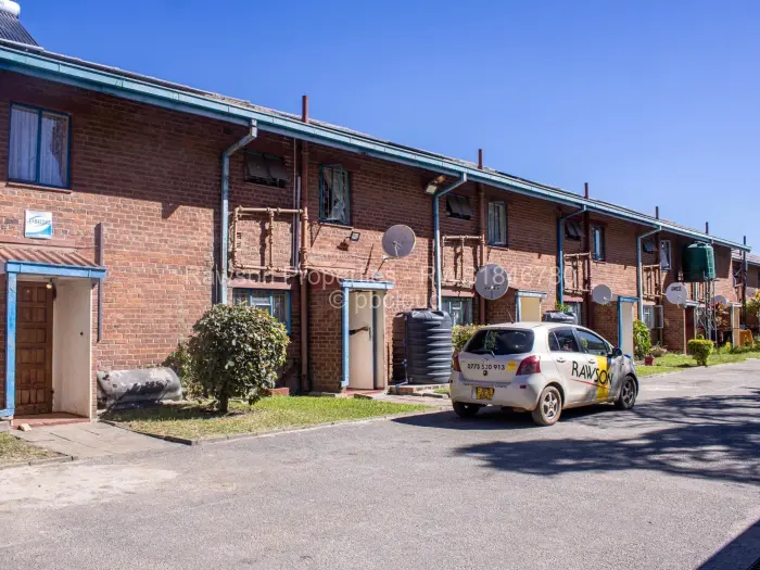 2 Bedroom Cottage/Garden Flat for Sale in Eastlea, Harare