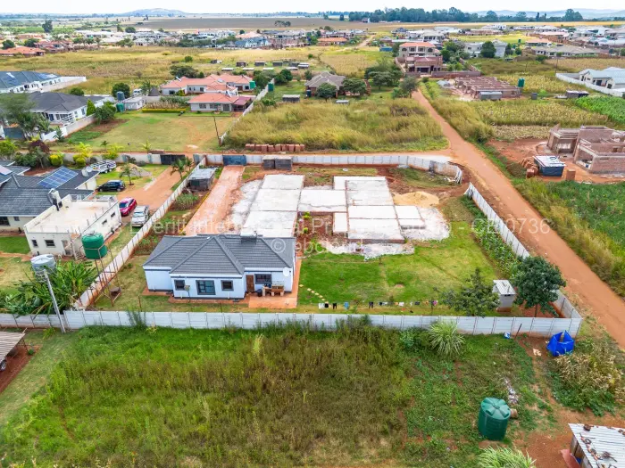 4 Bedroom Cottage/Garden Flat for Sale in Mount Pleasant Heights, Harare