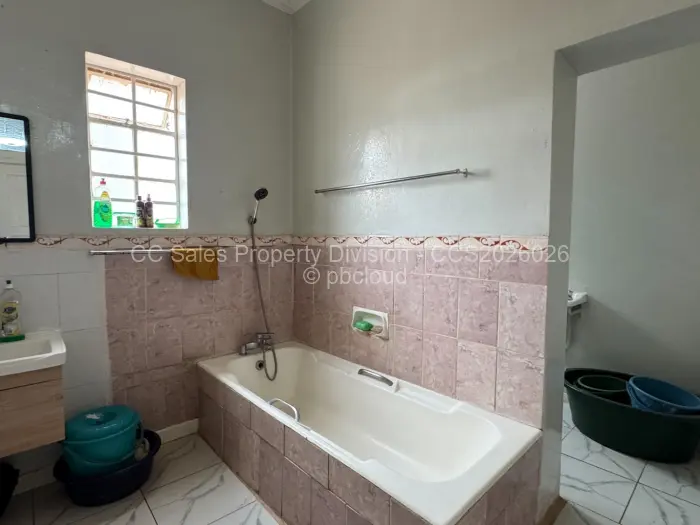 3 Bedroom House for Sale in Matsheumhlope, Bulawayo