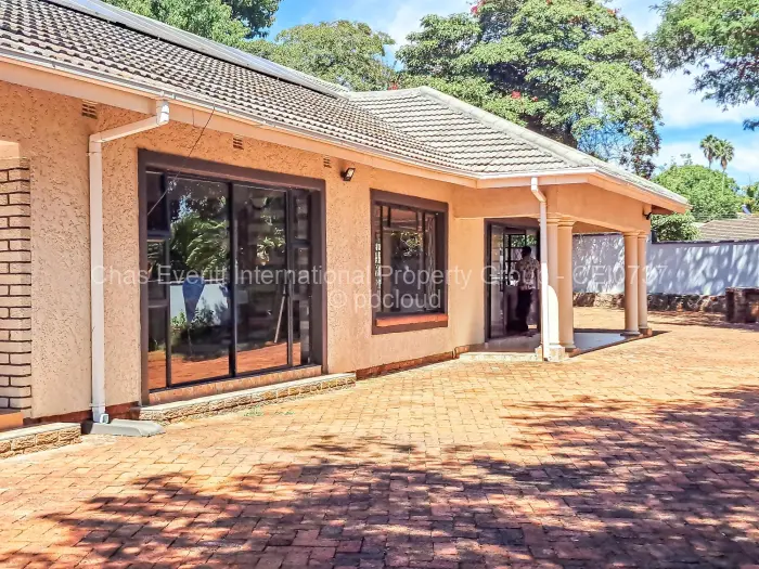 4 Bedroom House to Rent in Greystone Park