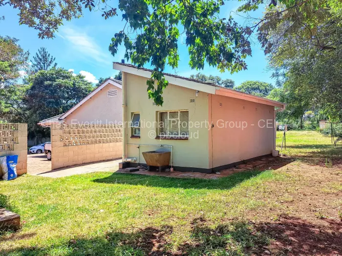 4 Bedroom House to Rent in Greystone Park