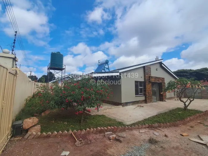 3 Bedroom Cottage/Garden Flat to Rent in Belvedere, Harare