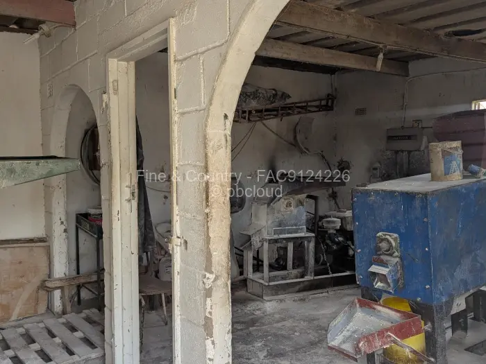 Retail/Shop for Sale in Chitungwiza, Chitungwiza