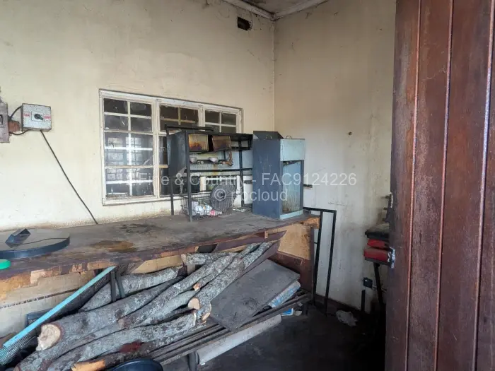 Retail/Shop for Sale in Chitungwiza, Chitungwiza