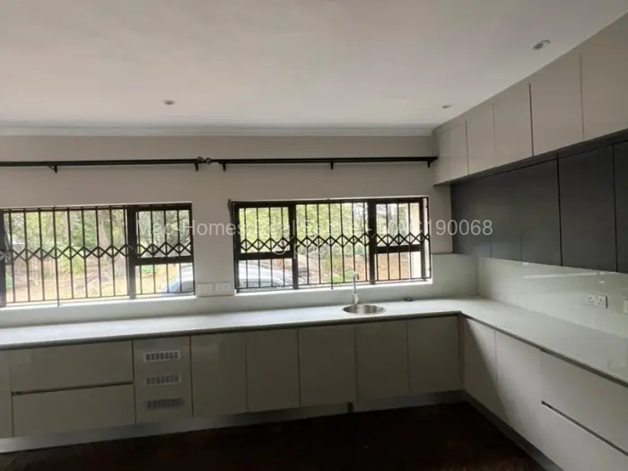 6 Bedroom House to Rent in Greendale, Harare